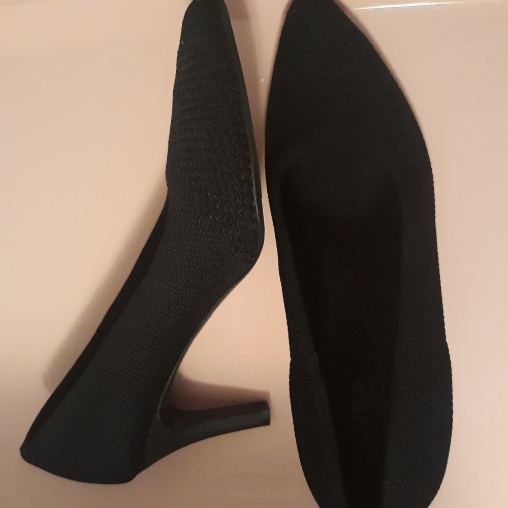 Black heels sz 10